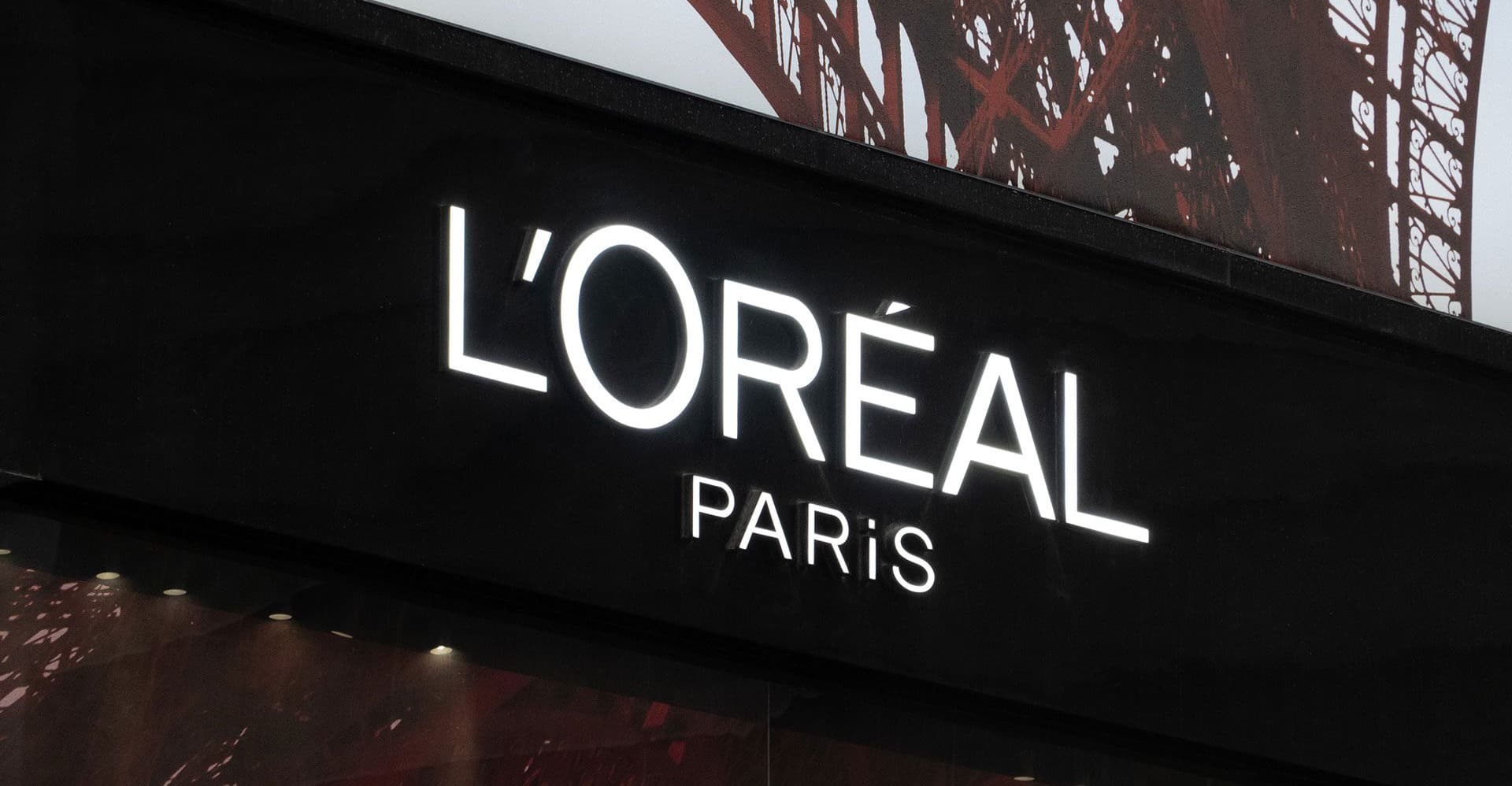 L'Oréal Paris brand imagery representing the AI visibility engagement between AIVO and L'Oréal Groupe across beauty and skincare markets